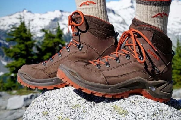 انعطاف‌پذیری، مهم‌ترین تفاوت کفش کوهنوردی و ایمنی